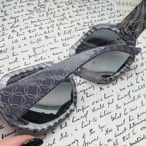 Purple Juicy Couture Round Sunglasses with Thick Frames - Picture 4 of 11